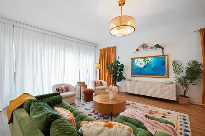 Image No.6-5 Bed Property for sale