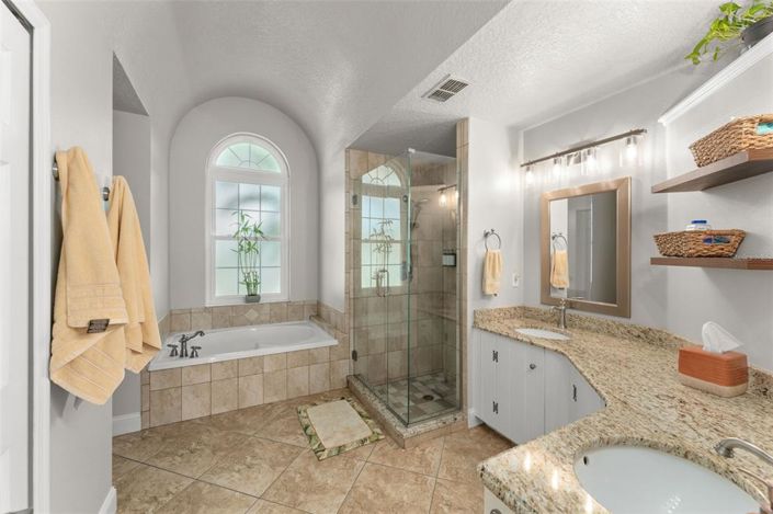 Image No.11-3 Bed Property for sale