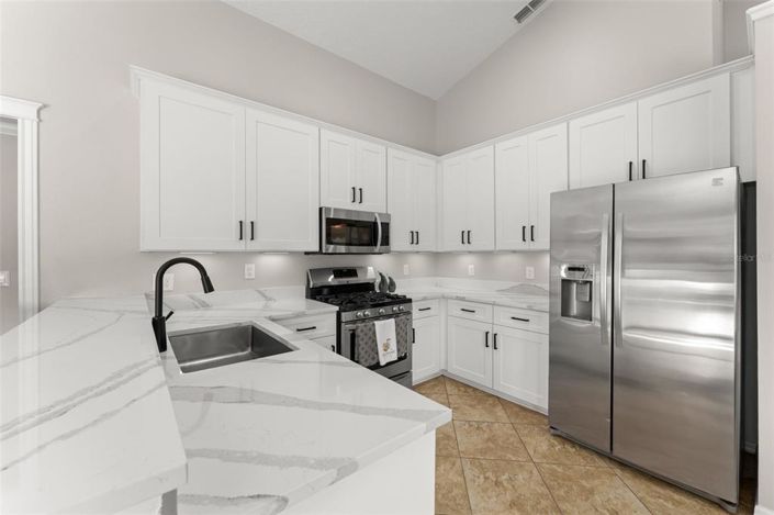 Image No.20-3 Bed Property for sale