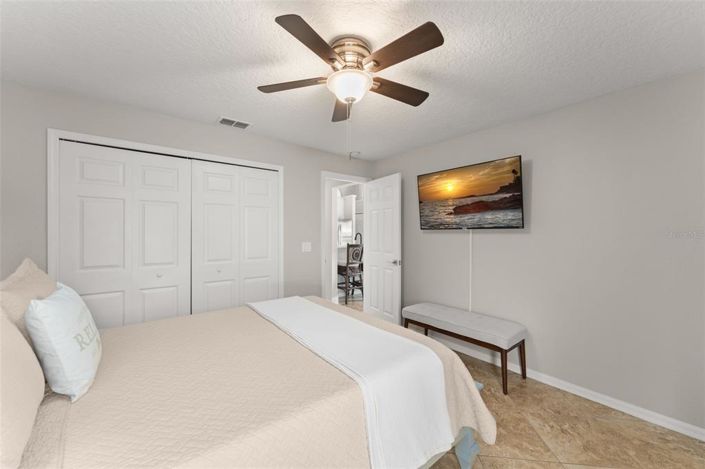 Image No.26-3 Bed Property for sale