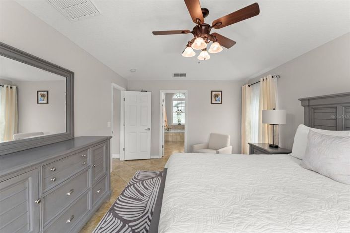 Image No.9-3 Bed Property for sale