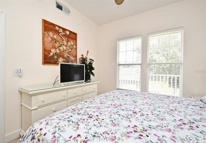 Image No.15-3 Bed Property for sale