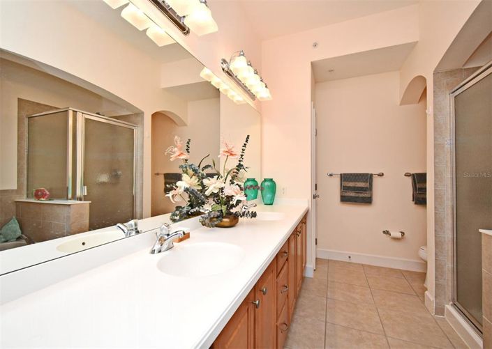 Image No.27-3 Bed Property for sale