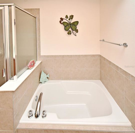 Image No.29-3 Bed Property for sale