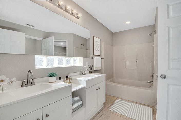 Image No.15-4 Bed Property for sale