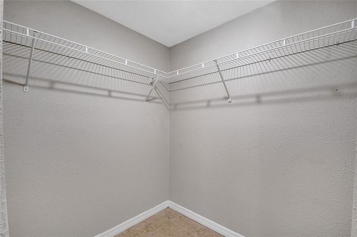 Image No.18-4 Bed Property for sale