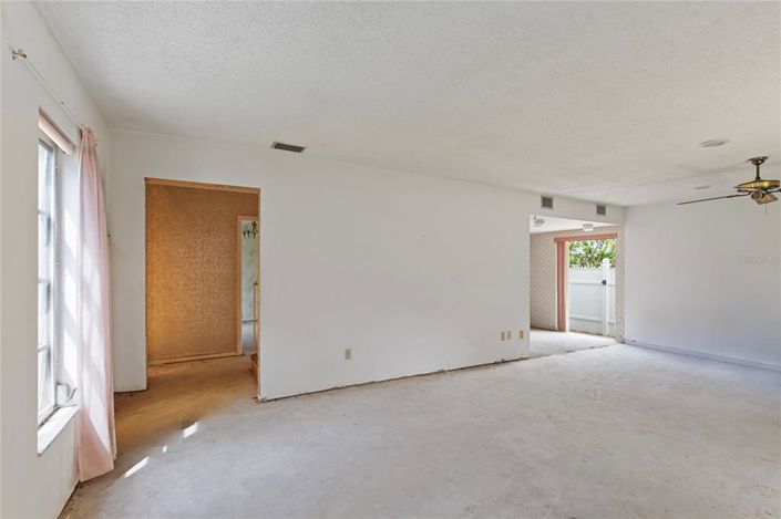 Image No.30-3 Bed Property for sale