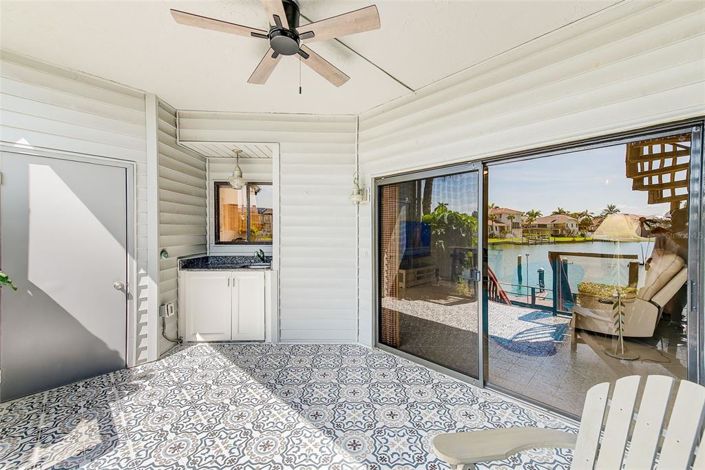 Image No.21-2 Bed Property for sale