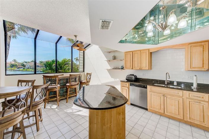 Image No.7-2 Bed Property for sale