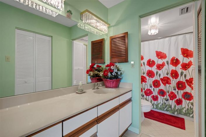 Image No.27-2 Bed Property for sale