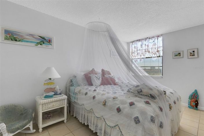 Image No.29-2 Bed Property for sale