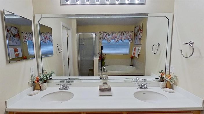 Image No.35-5 Bed Property for sale