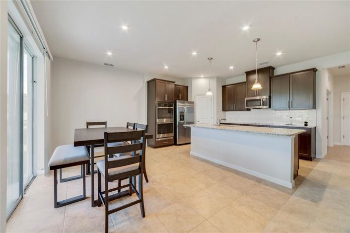 Image No.7-5 Bed Property for sale