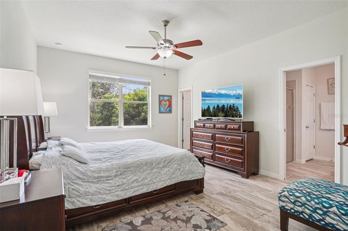 Image No.17-4 Bed Property for sale