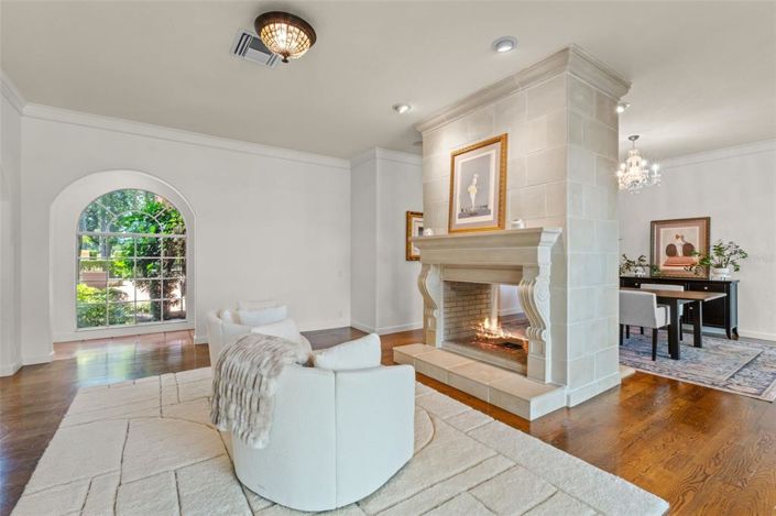 Image No.10-4 Bed Property for sale