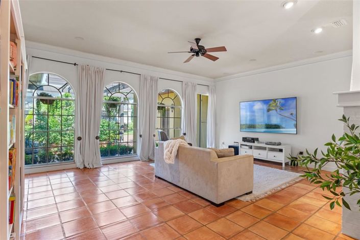 Image No.15-4 Bed Property for sale