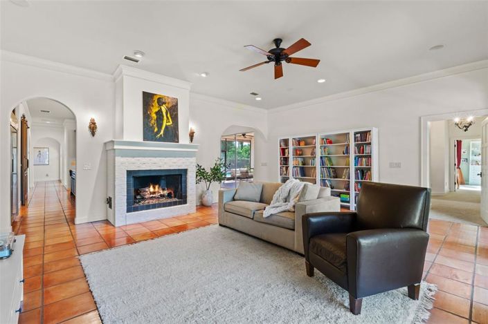 Image No.17-4 Bed Property for sale