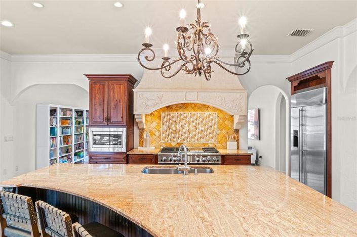 Image No.19-4 Bed Property for sale