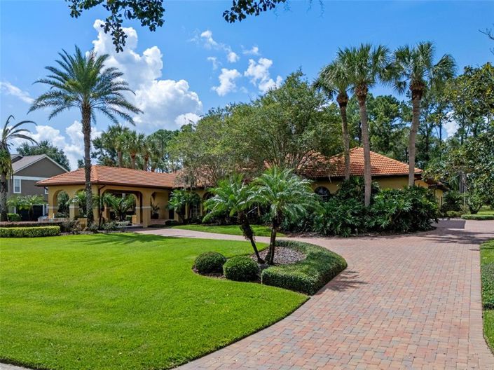 Image No.2-4 Bed Property for sale