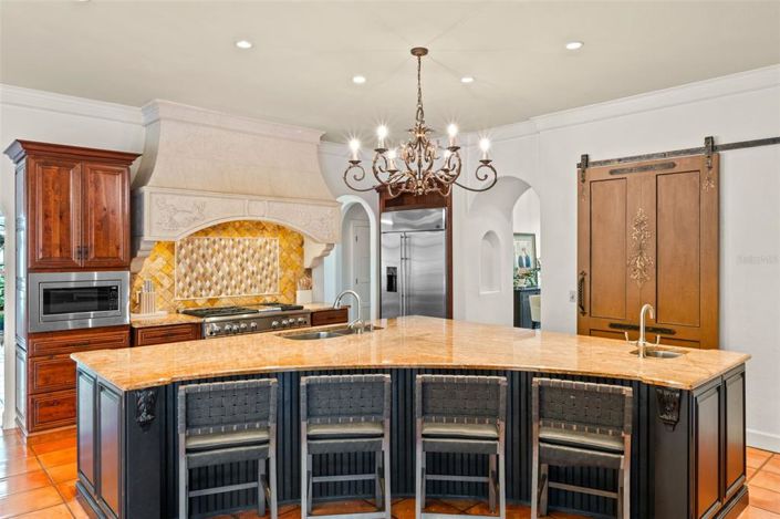 Image No.20-4 Bed Property for sale