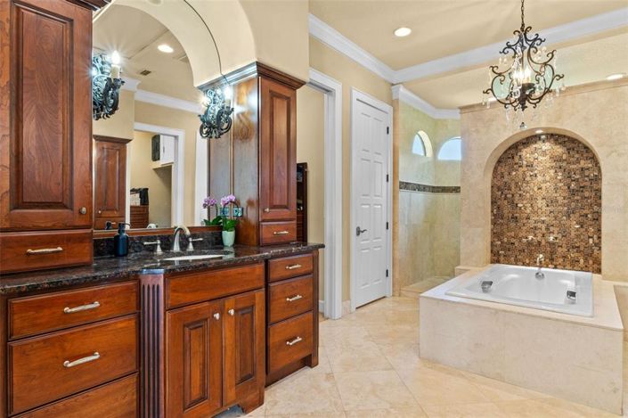 Image No.30-4 Bed Property for sale