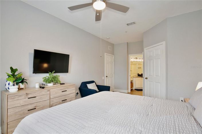 Image No.12-3 Bed Property for sale