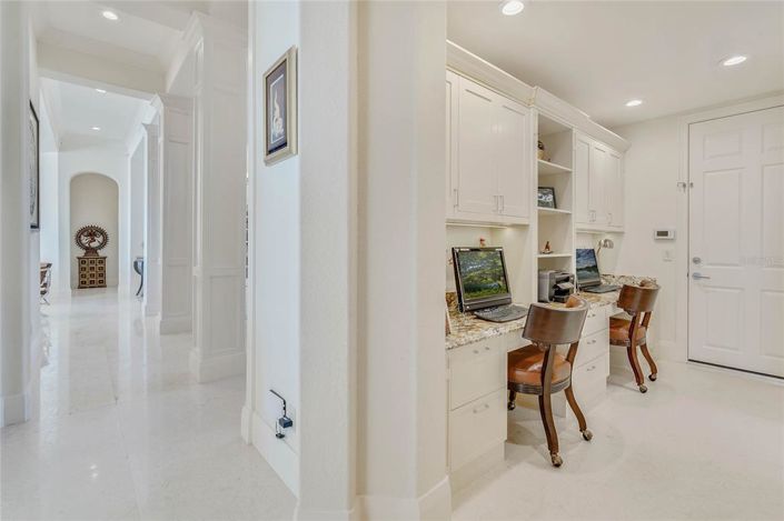 Image No.16-6 Bed Property for sale