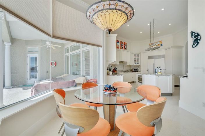 Image No.19-6 Bed Property for sale