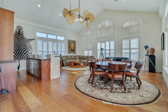 Image No.23-6 Bed Property for sale