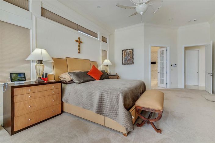 Image No.29-6 Bed Property for sale