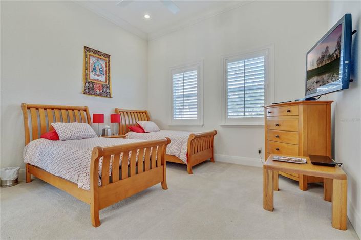 Image No.48-6 Bed Property for sale