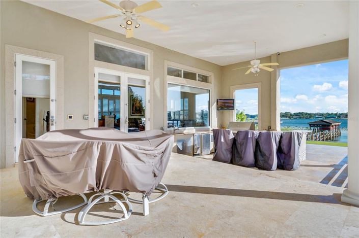 Image No.58-6 Bed Property for sale