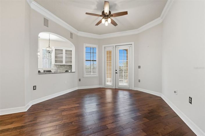 Image No.12-2 Bed Property for sale