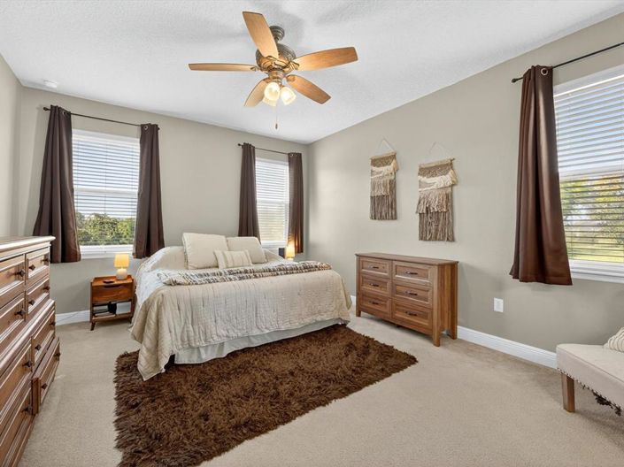 Image No.12-3 Bed Property for sale