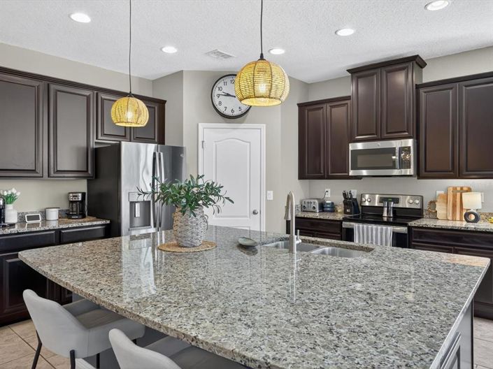 Image No.3-3 Bed Property for sale