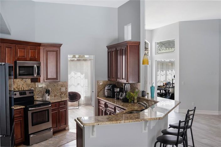 Image No.10-4 Bed Property for sale