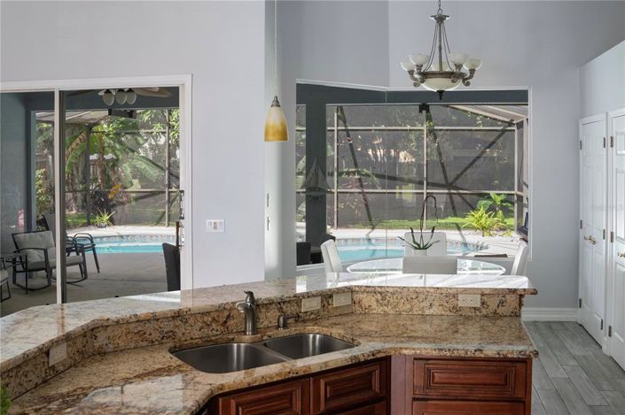 Image No.11-4 Bed Property for sale