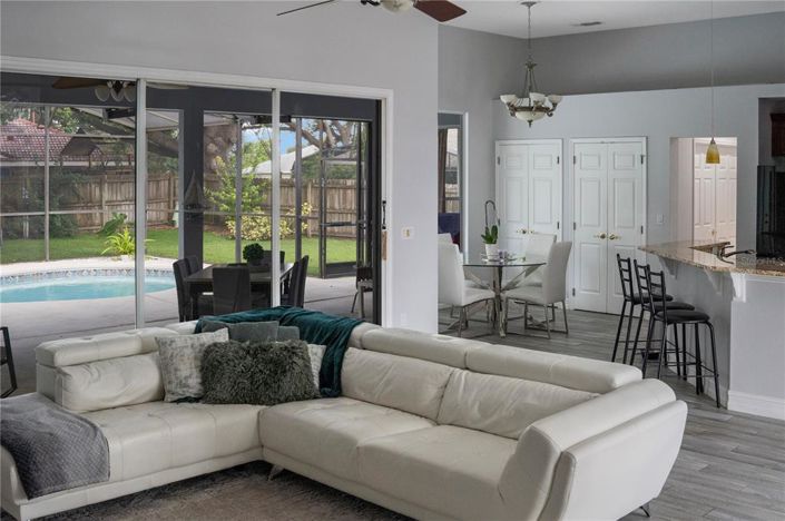 Image No.15-4 Bed Property for sale