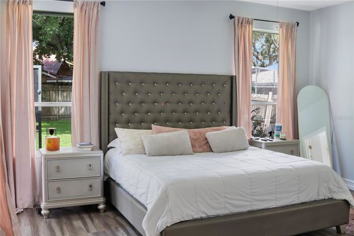 Image No.25-4 Bed Property for sale