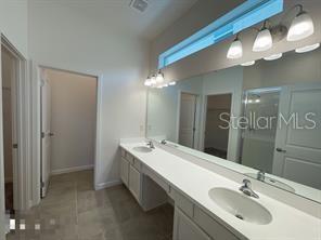 Image No.37-12 Bed Property for sale