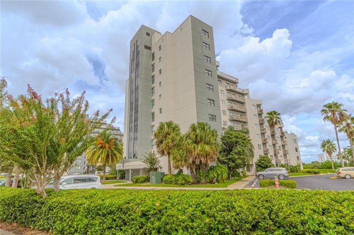 Image No.10-2 Bed Property for sale