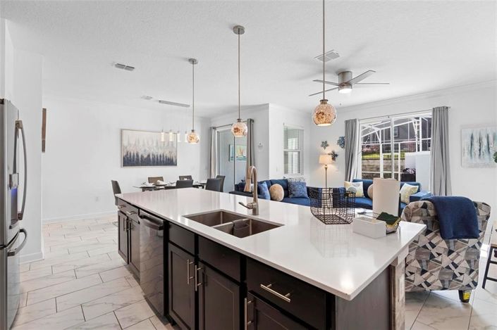 Image No.10-4 Bed Townhouse for sale