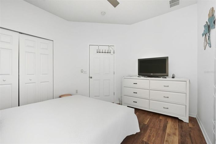 Image No.20-4 Bed Townhouse for sale