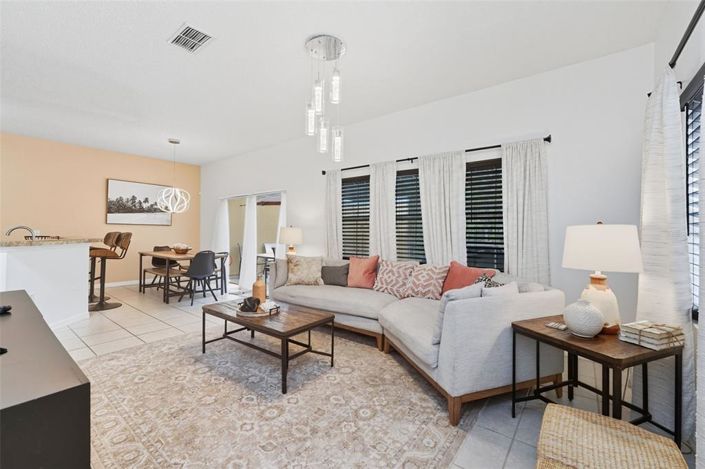 Image No.4-4 Bed Townhouse for sale