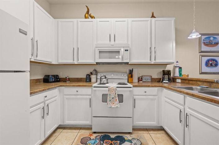 Image No.19-3 Bed Property for sale