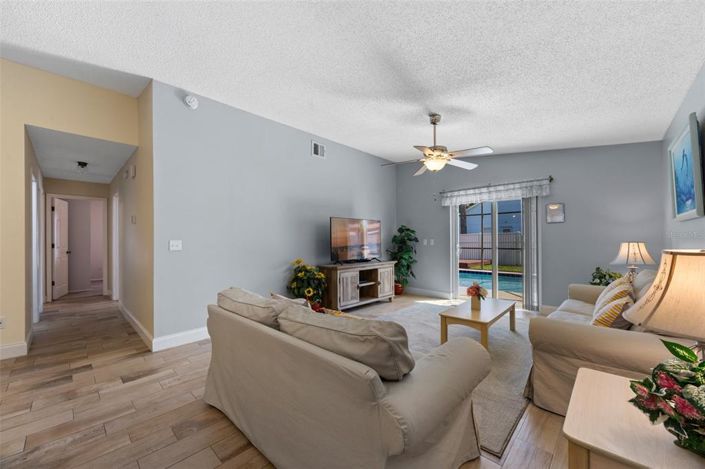 Image No.20-3 Bed Property for sale