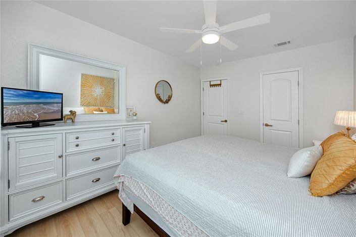 Image No.19-3 Bed Property for sale