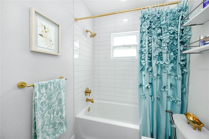 Image No.27-3 Bed Property for sale