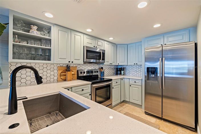 Image No.10-2 Bed Property for sale