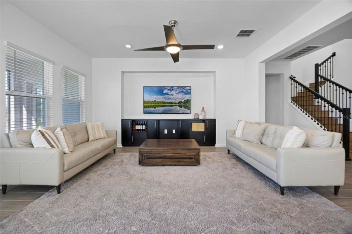 Image No.2-4 Bed Property for sale